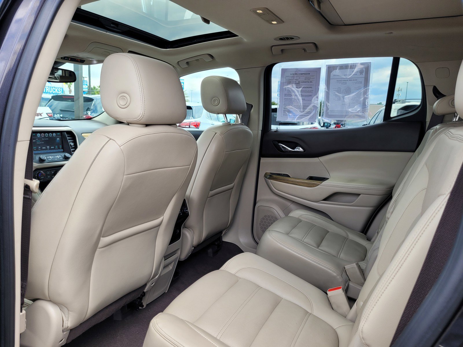 Used 2018 GMC Acadia Denali w/ Technology Package FWD image 14