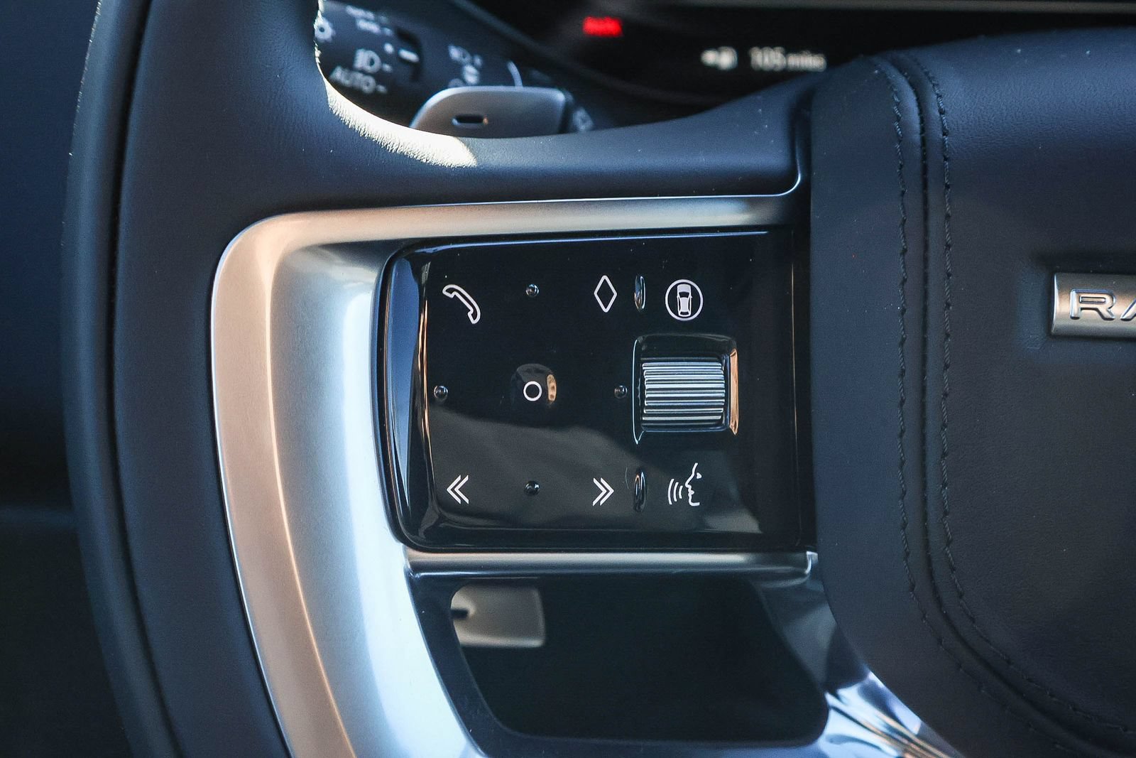 New 2026 Land Rover Range Rover SE AWD/4WD image 36