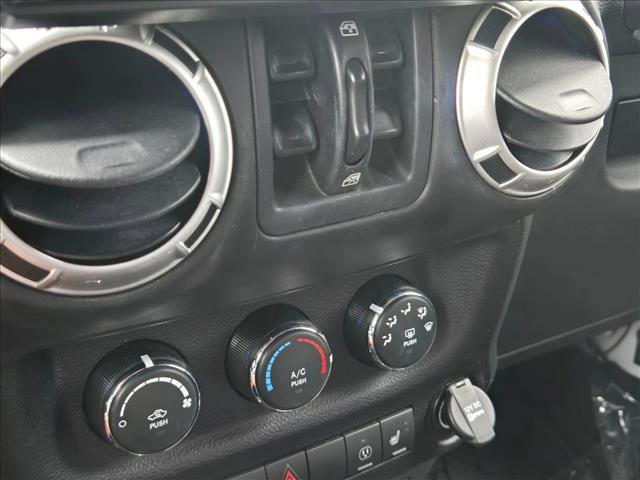 Used 2014 Jeep Wrangler Freedom Edition image 15