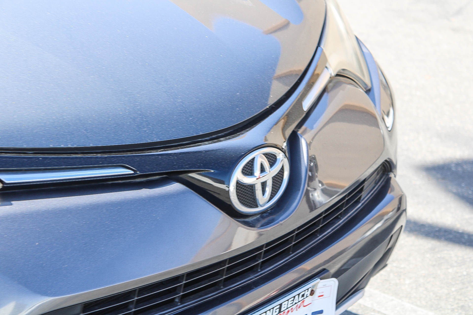 Used 2016 Toyota RAV4 XLE FWD image 6