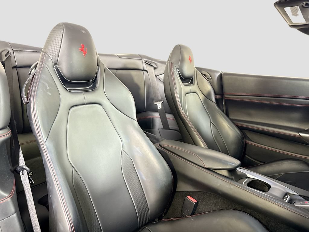 Used 2019 Ferrari Portofino RWD image 4