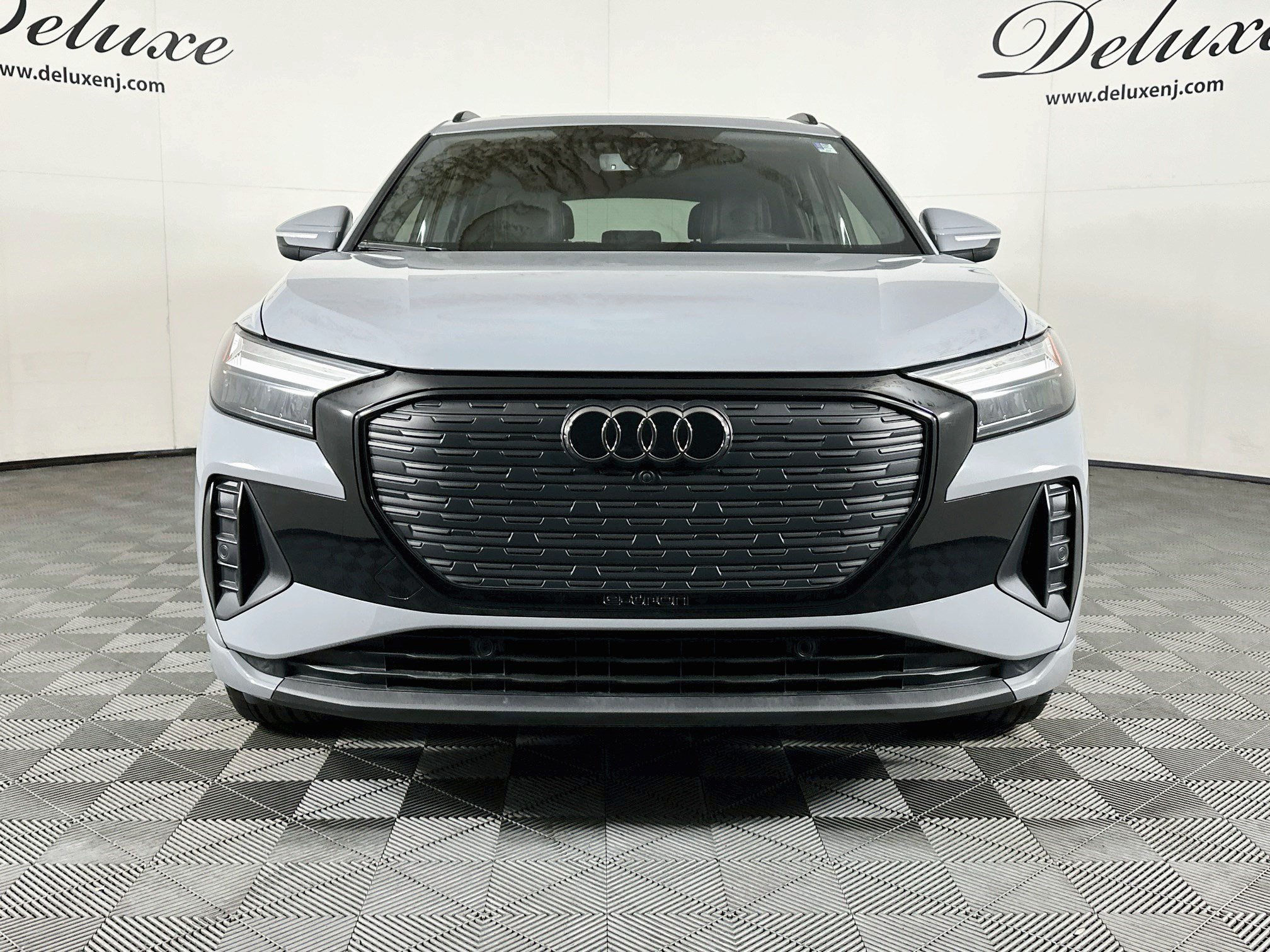 Used 2025 Audi Q4 e-tron Premium Plus w/ Premium Plus RWD image 2