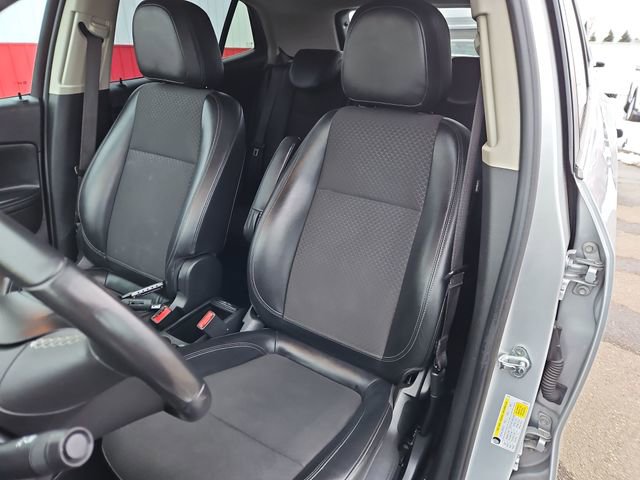 Used 2021 Buick Encore Preferred FWD image 34