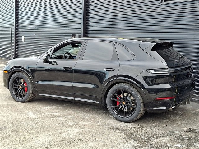 New 2026 Porsche Cayenne GTS image 3
