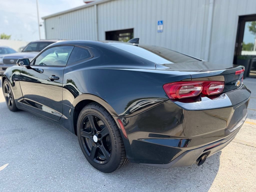 Used 2019 Chevrolet Camaro LT RWD image 2