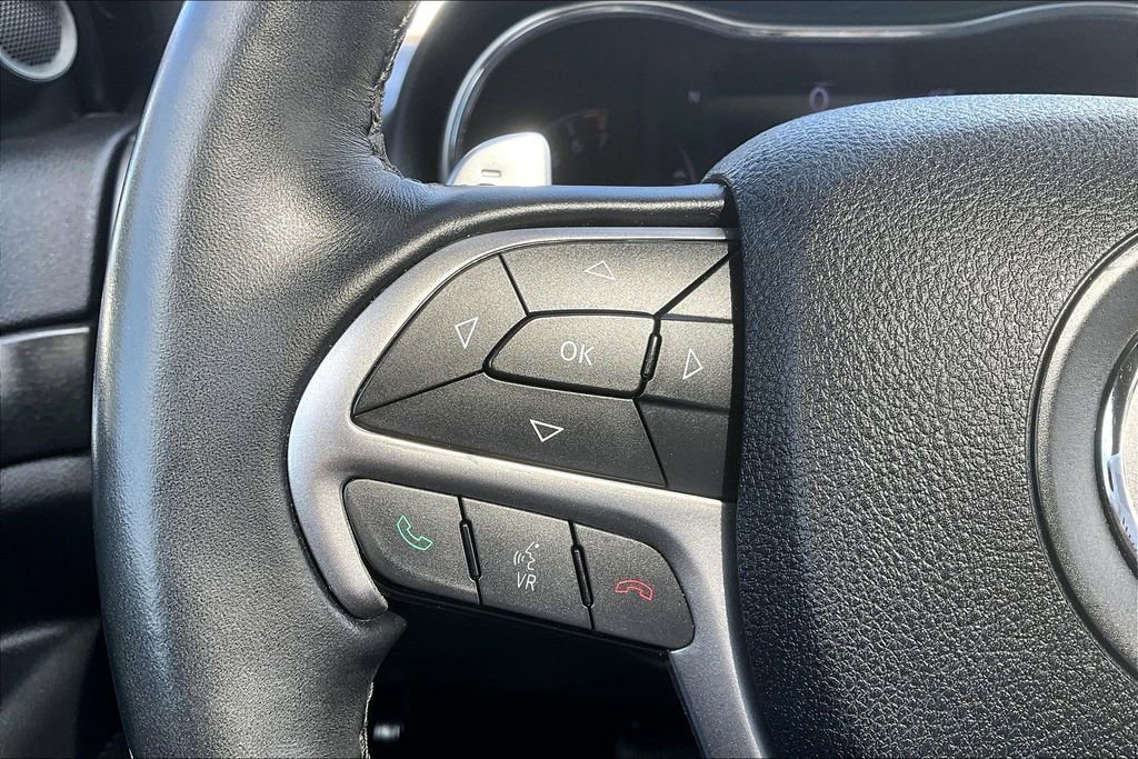 Used 2017 Jeep Grand Cherokee Altitude image 18