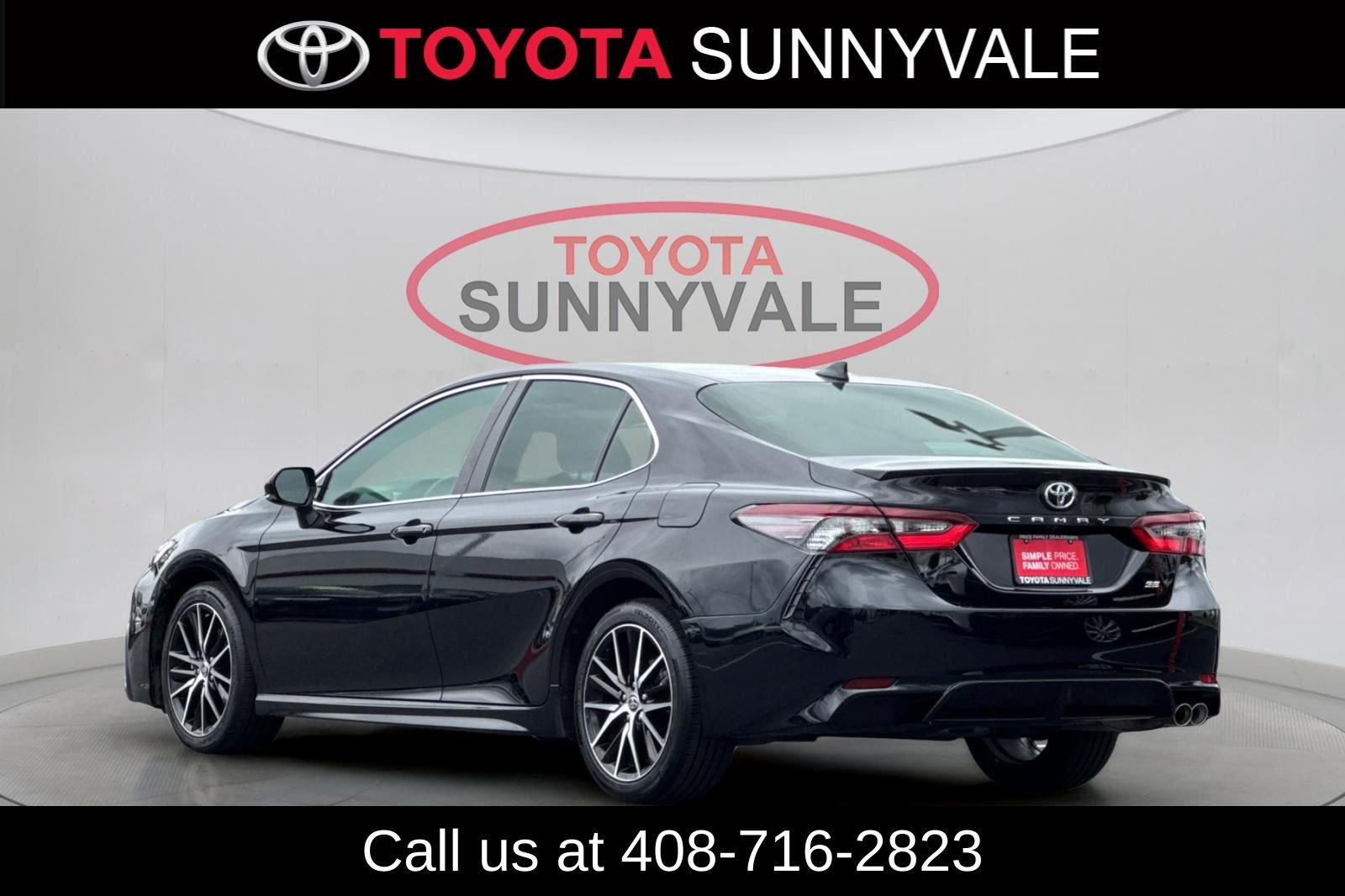 Used 2023 Toyota Camry SE image 8