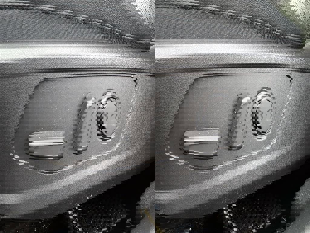 Used 2022 Hyundai Santa Cruz Limited image 4