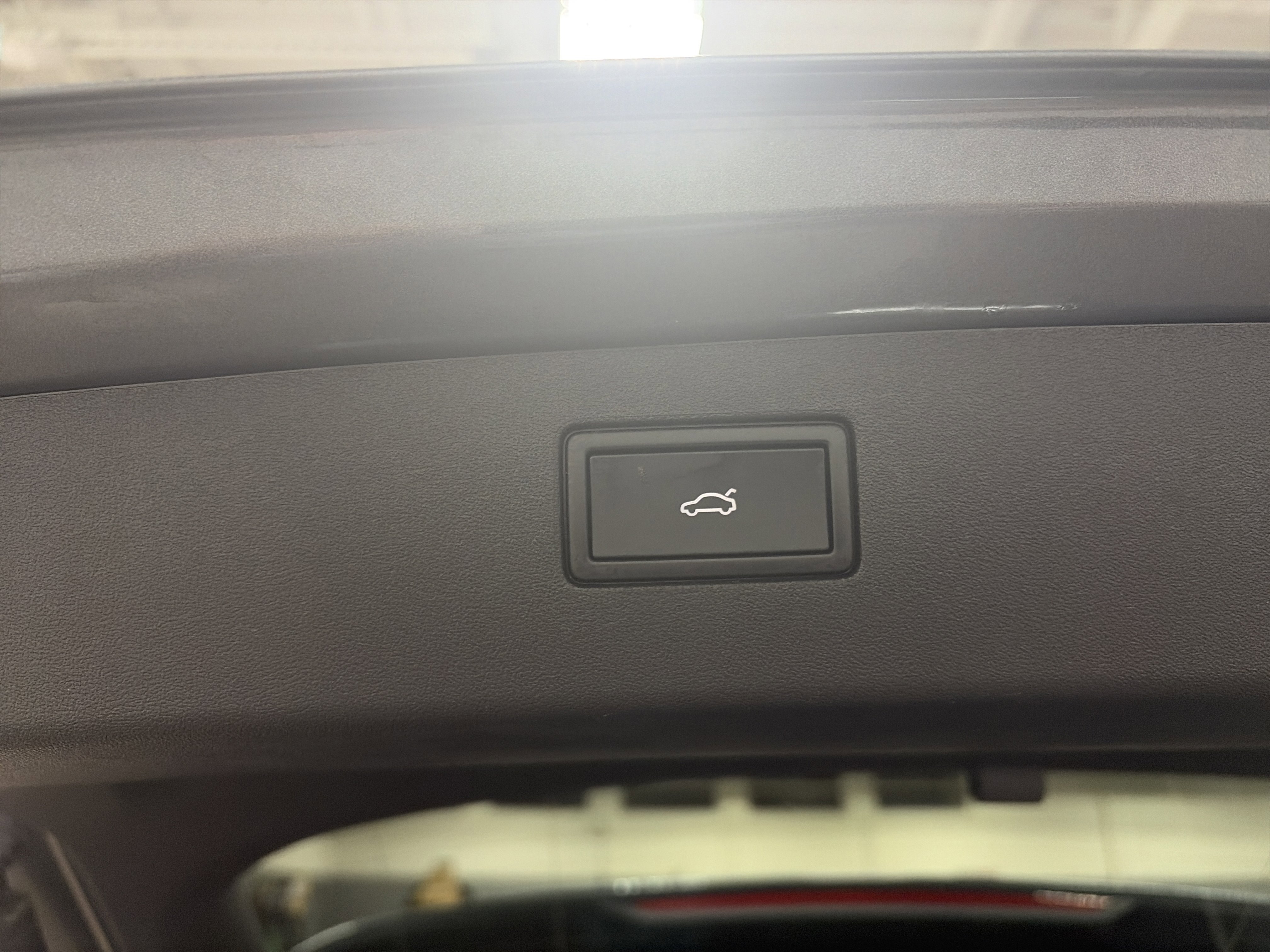 Certified 2025 Volkswagen Tiguan SE image 30