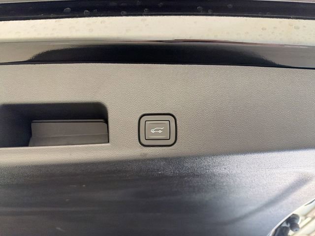 Certified 2025 Chevrolet Traverse LT w/ Enhanced Driving Package image 16