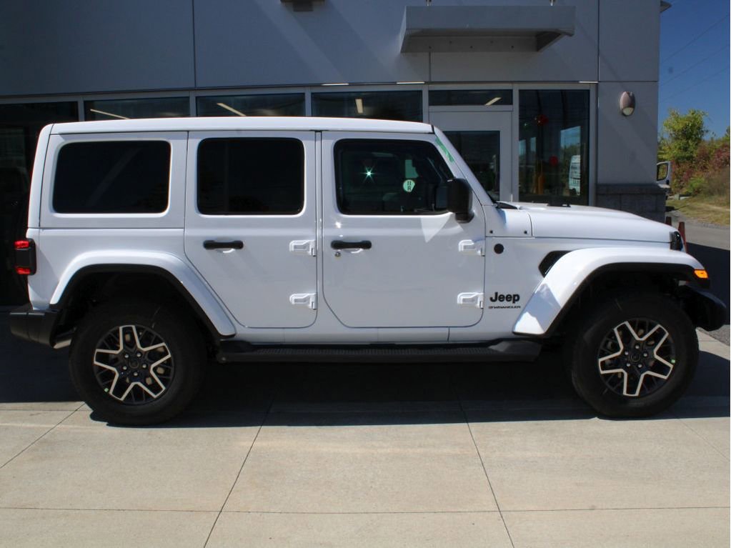 New 2025 Jeep Wrangler Sahara image 3
