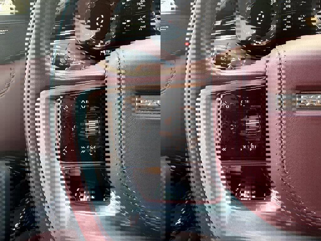 Used 2023 Land Rover Range Rover SE AWD/4WD image 38