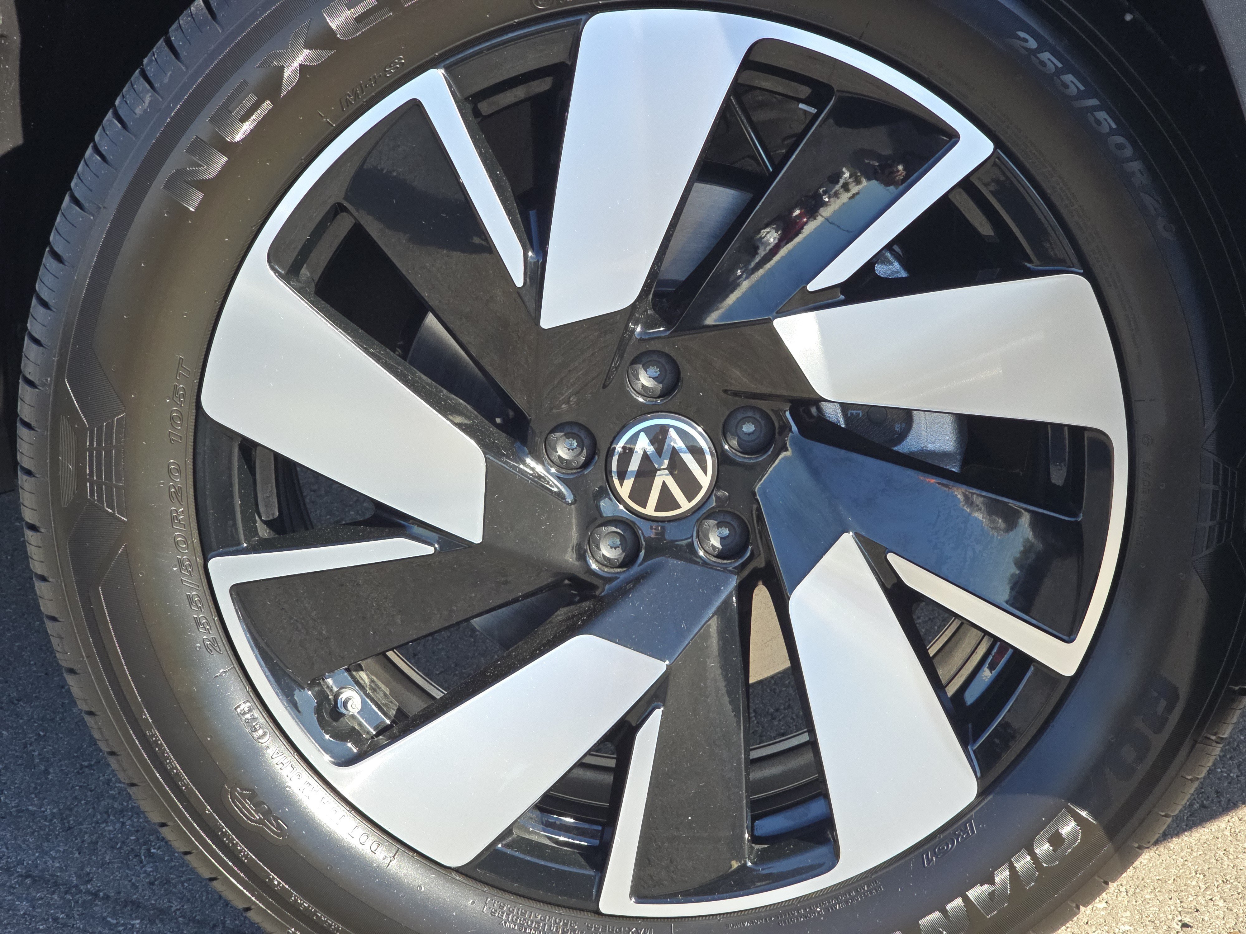 New 2026 Volkswagen Atlas Cross Sport SE AWD/4WD image 15