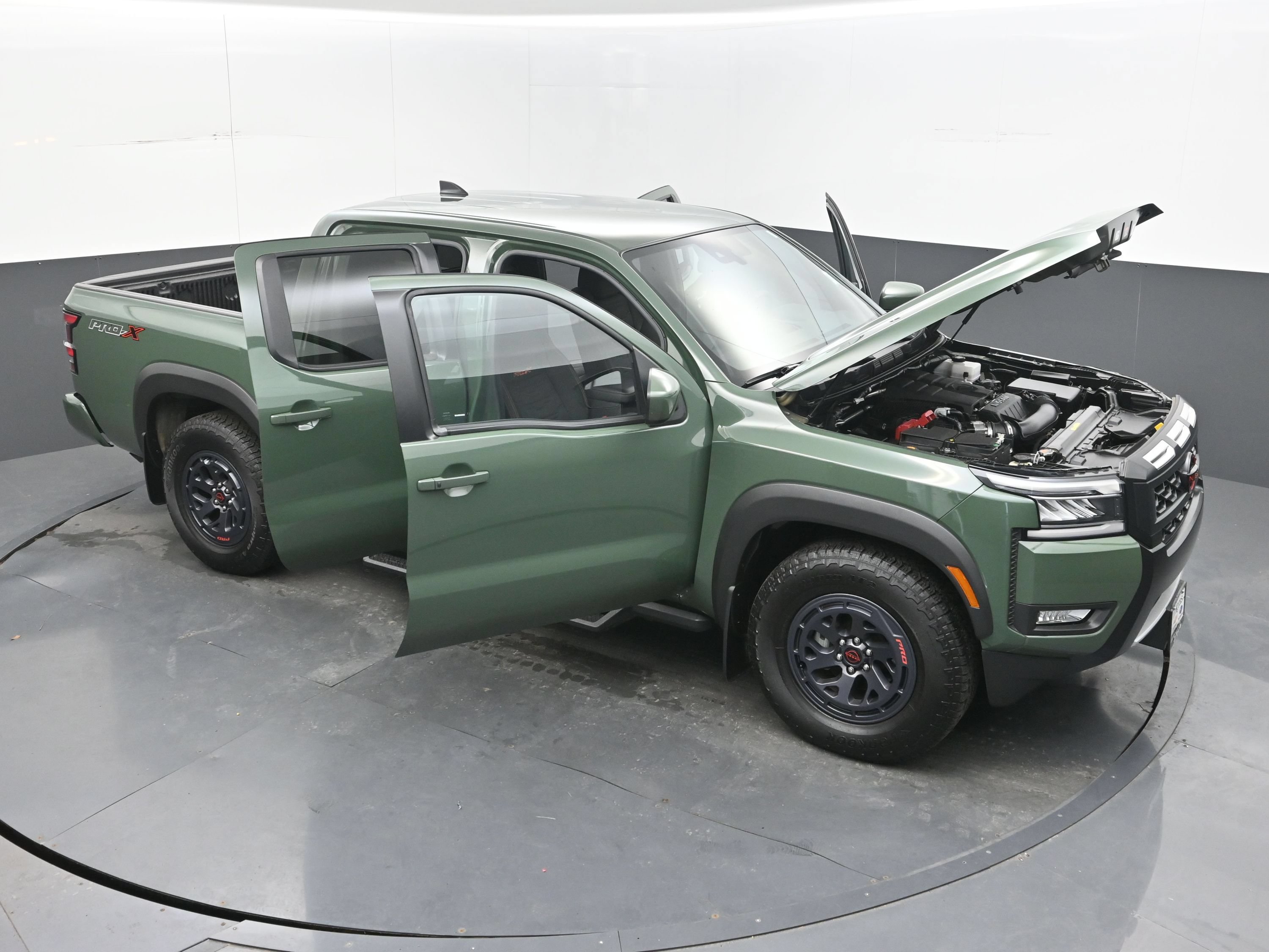 Used 2025 Nissan Frontier Pro-X RWD image 35