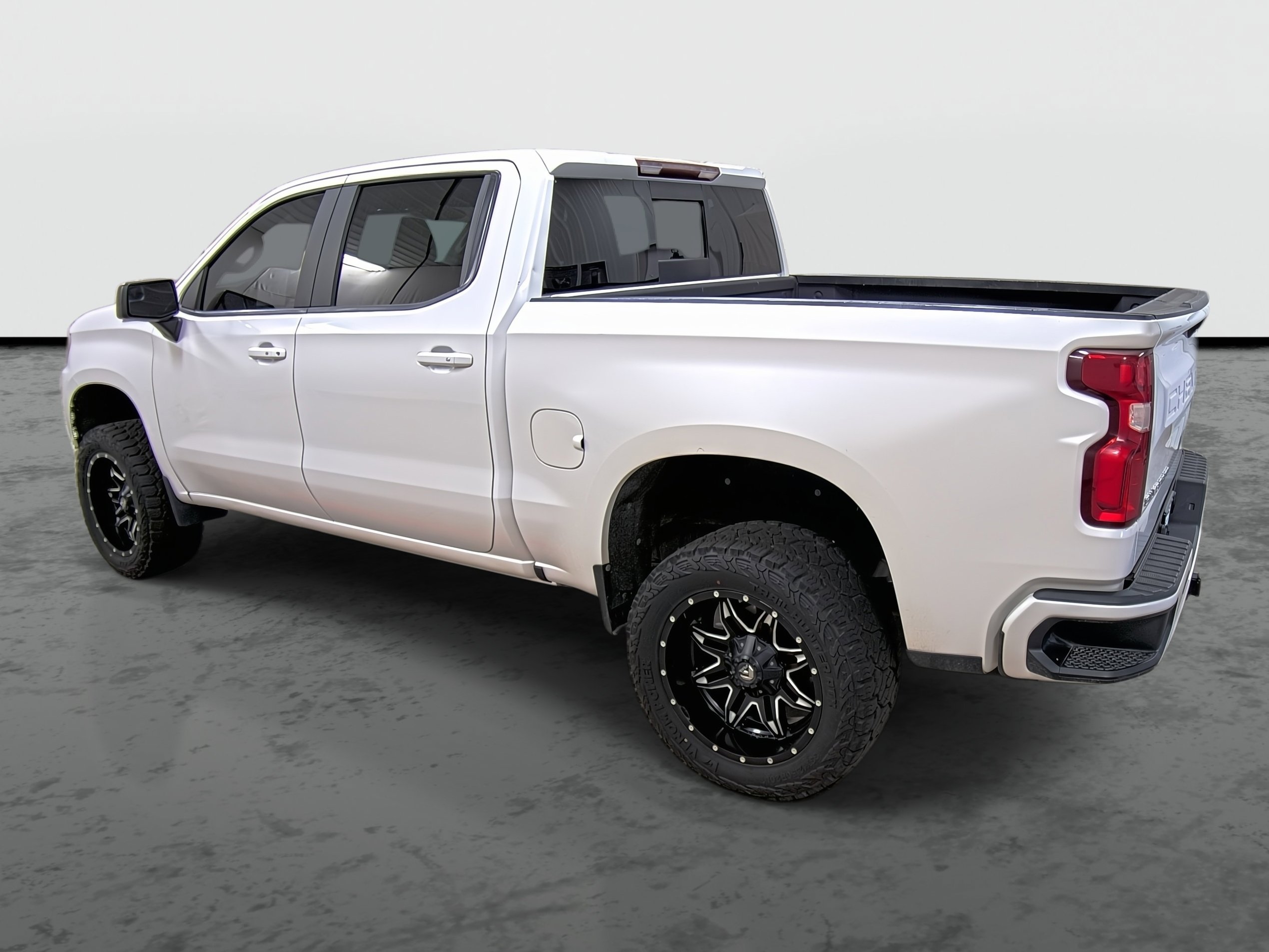 Used 2019 Chevrolet Silverado 1500 RST image 2