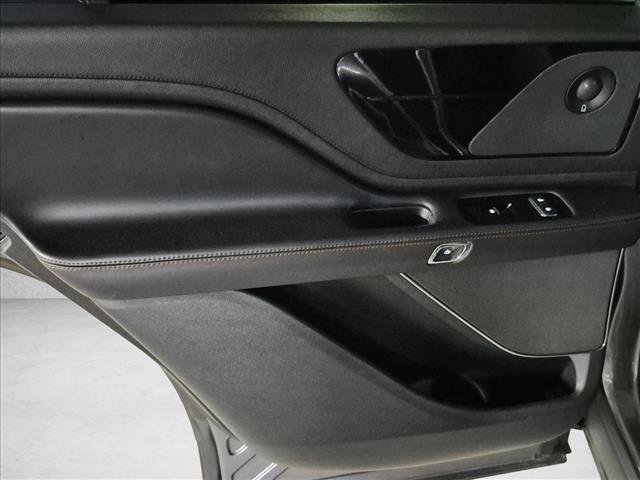 Used 2022 Lincoln Aviator Reserve w/ Equipment Group 201A RWD image 9