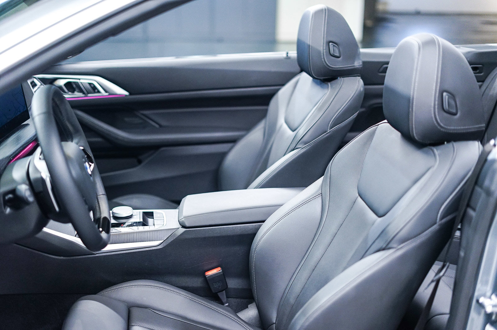 Used 2025 BMW 430i Convertible w/ Convenience Package image 22