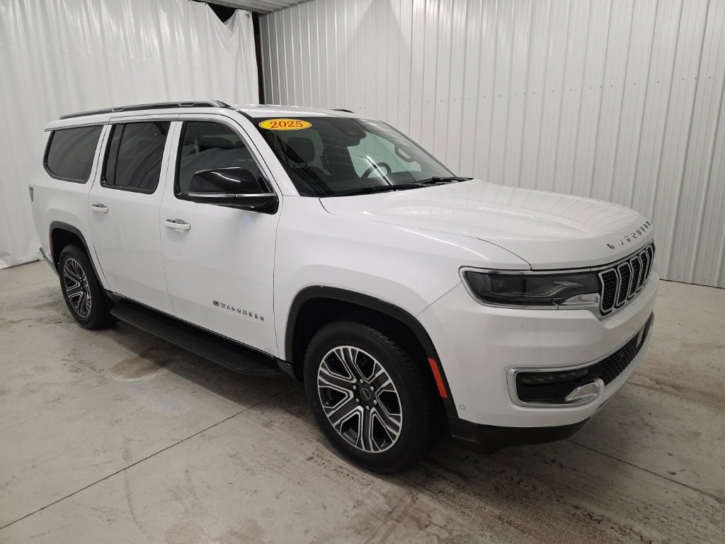 Used 2025 Jeep Wagoneer L Series II image 7