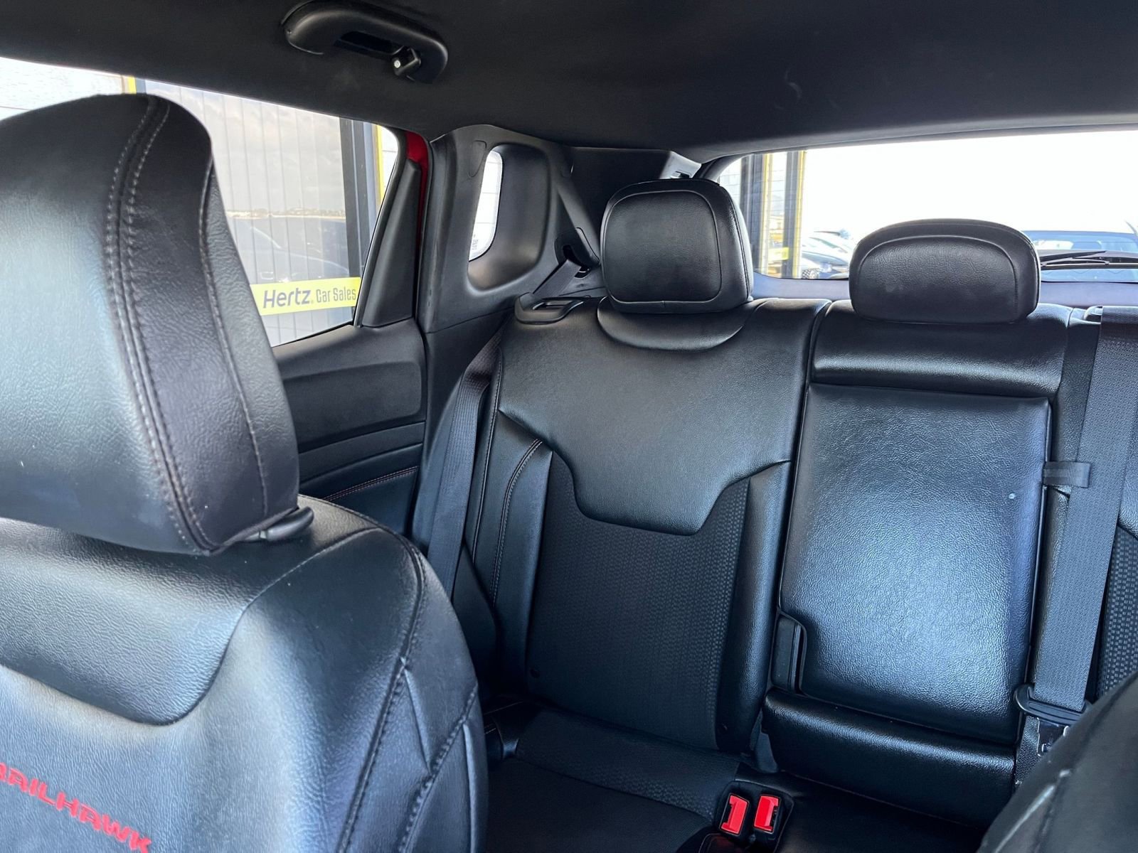 Used 2025 Jeep Compass Trailhawk image 35