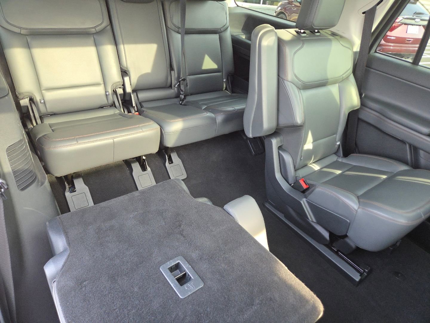 Used 2025 Ford Expedition Active image 21