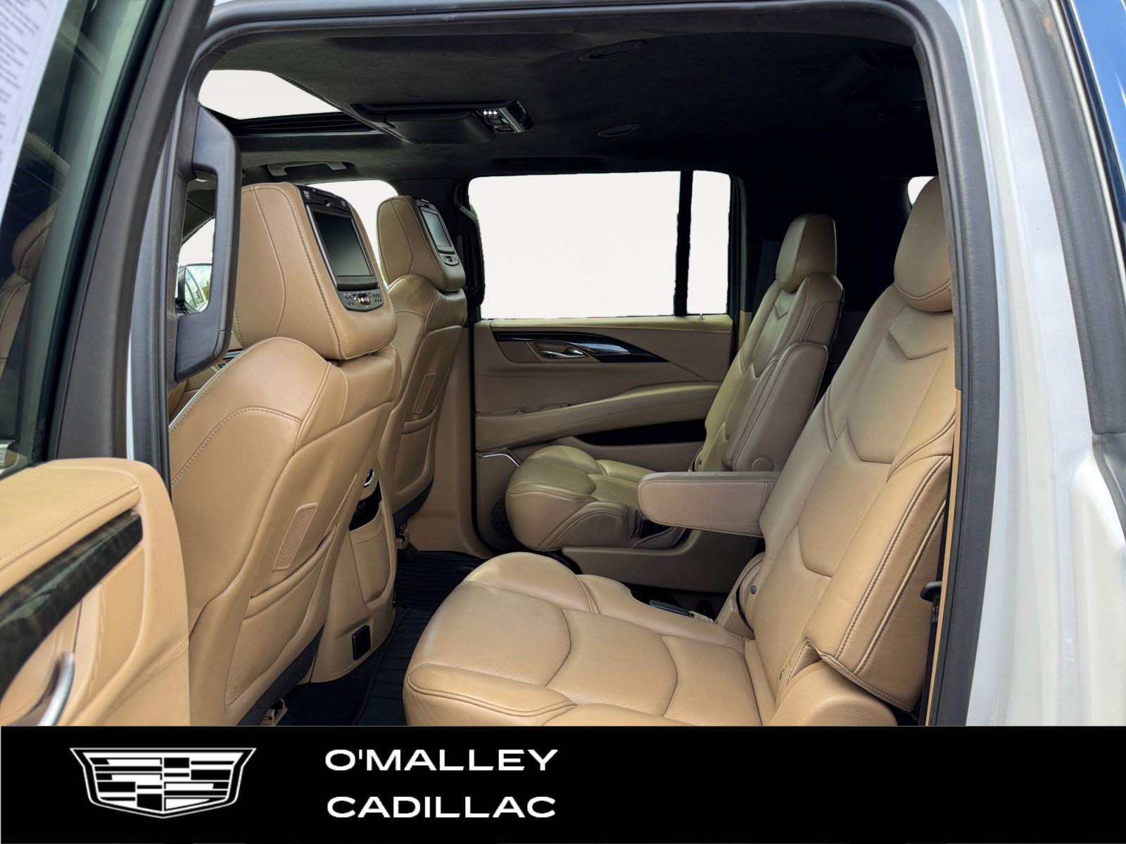 Used 2019 Cadillac Escalade ESV Platinum AWD/4WD image 11