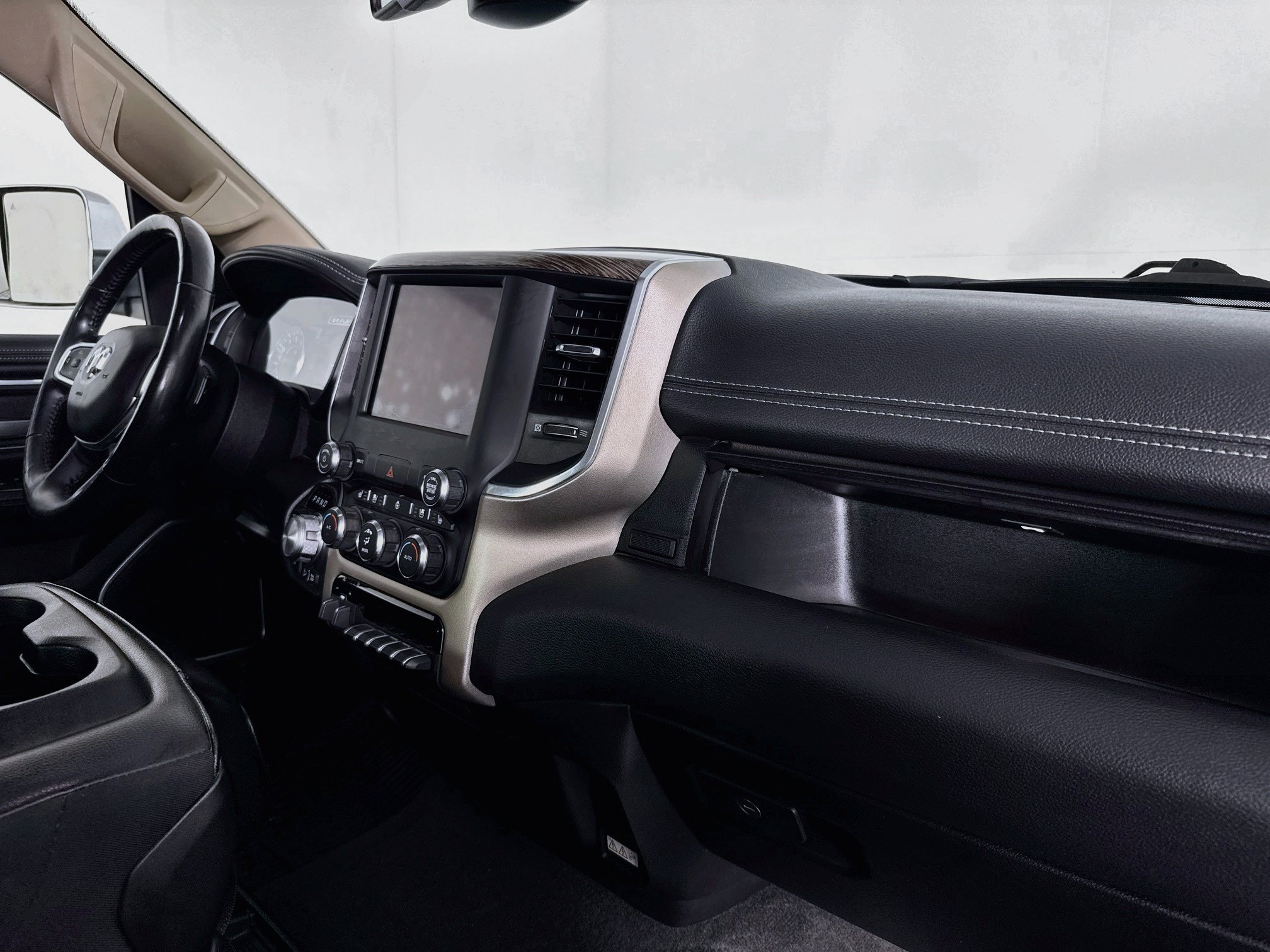 Used 2020 RAM 1500 Laramie AWD/4WD image 28