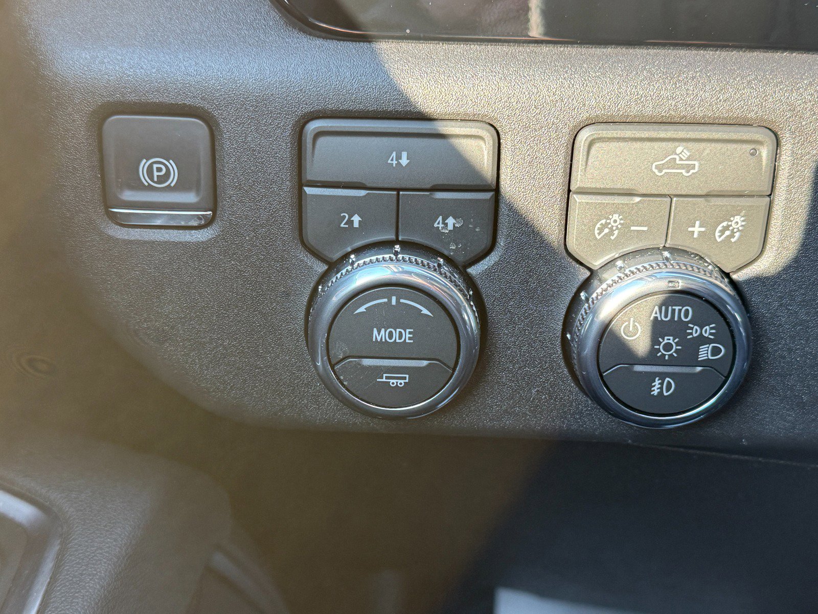 New 2026 GMC Sierra 3500 SLE w/ SLE Value Package AWD/4WD image 28