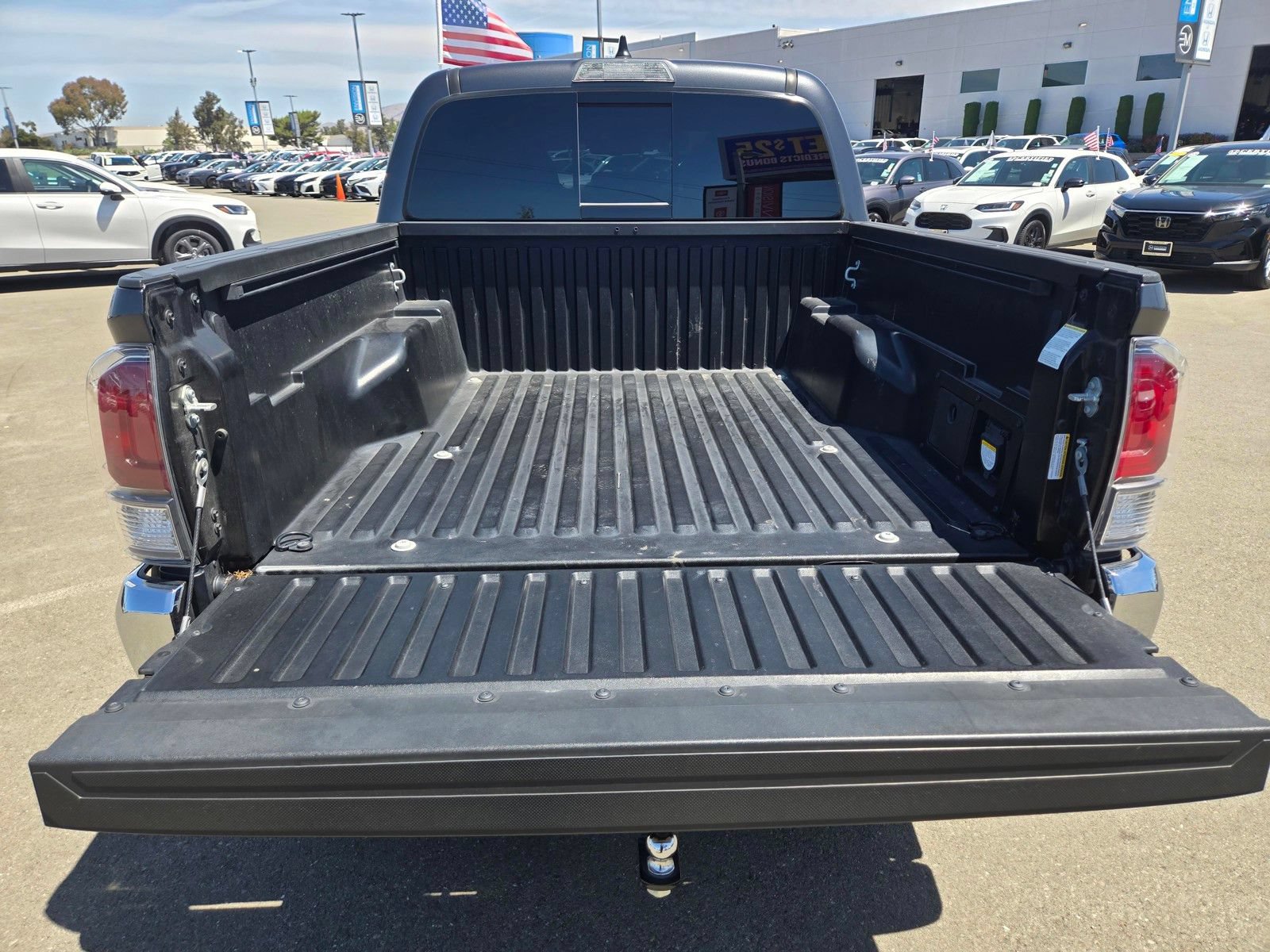 Used 2023 Toyota Tacoma TRD Off-Road AWD/4WD image 10