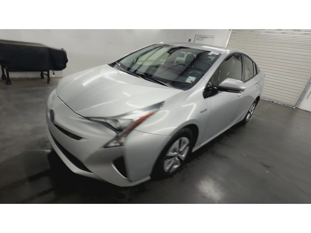 Used 2018 Toyota Prius Two w/ Prius Two Safety Plus Package FWD image 4