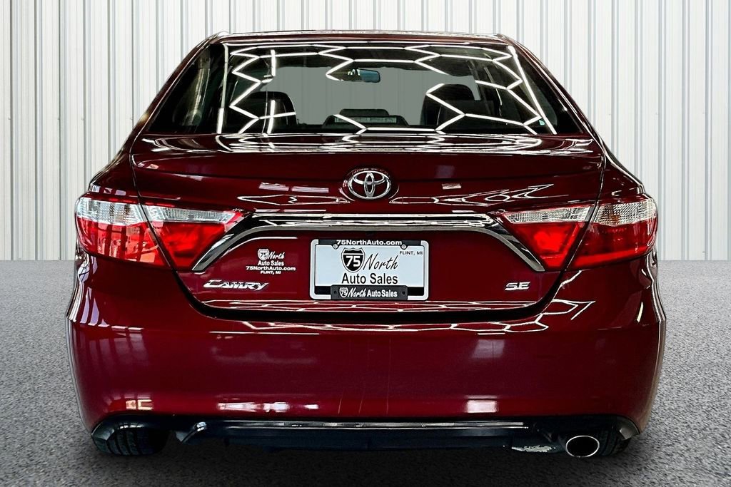 Used 2016 Toyota Camry SE FWD image 5
