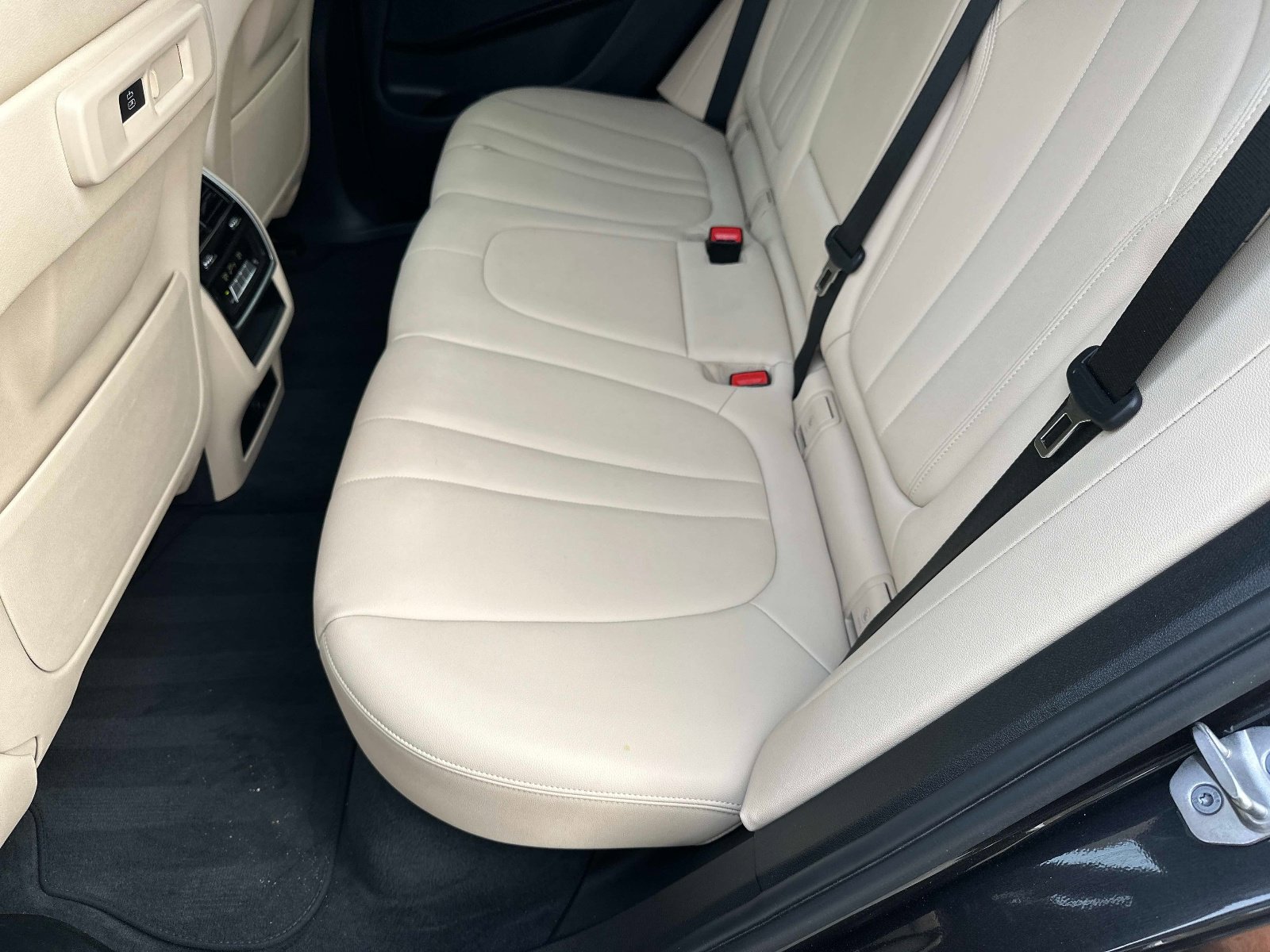 Used 2022 BMW X5 sDrive40i w/ Premium Package image 13