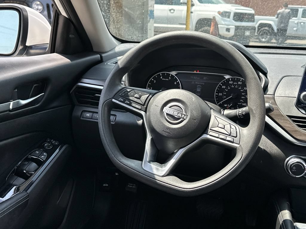 Used 2023 Nissan Altima 2.5 SV FWD image 17