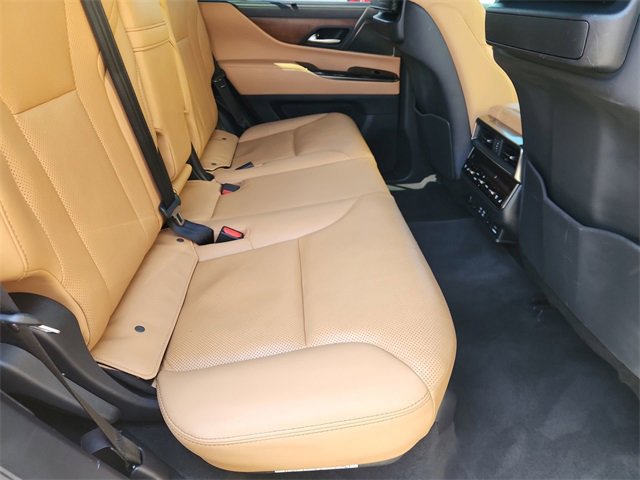 Used 2023 Lexus LX 600 4WD w/ Luxury Package image 28