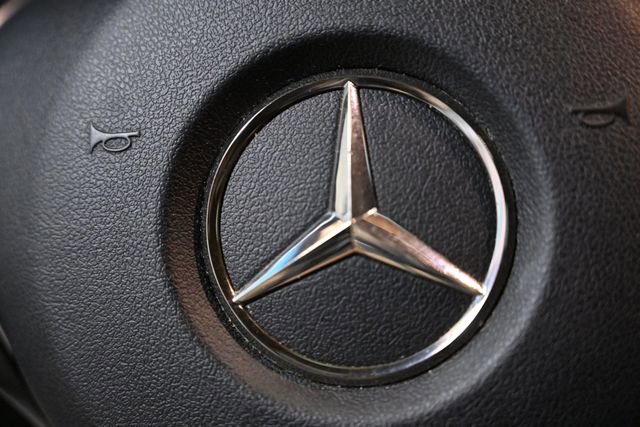 Used 2018 Mercedes-Benz GLC 300 4MATIC image 37