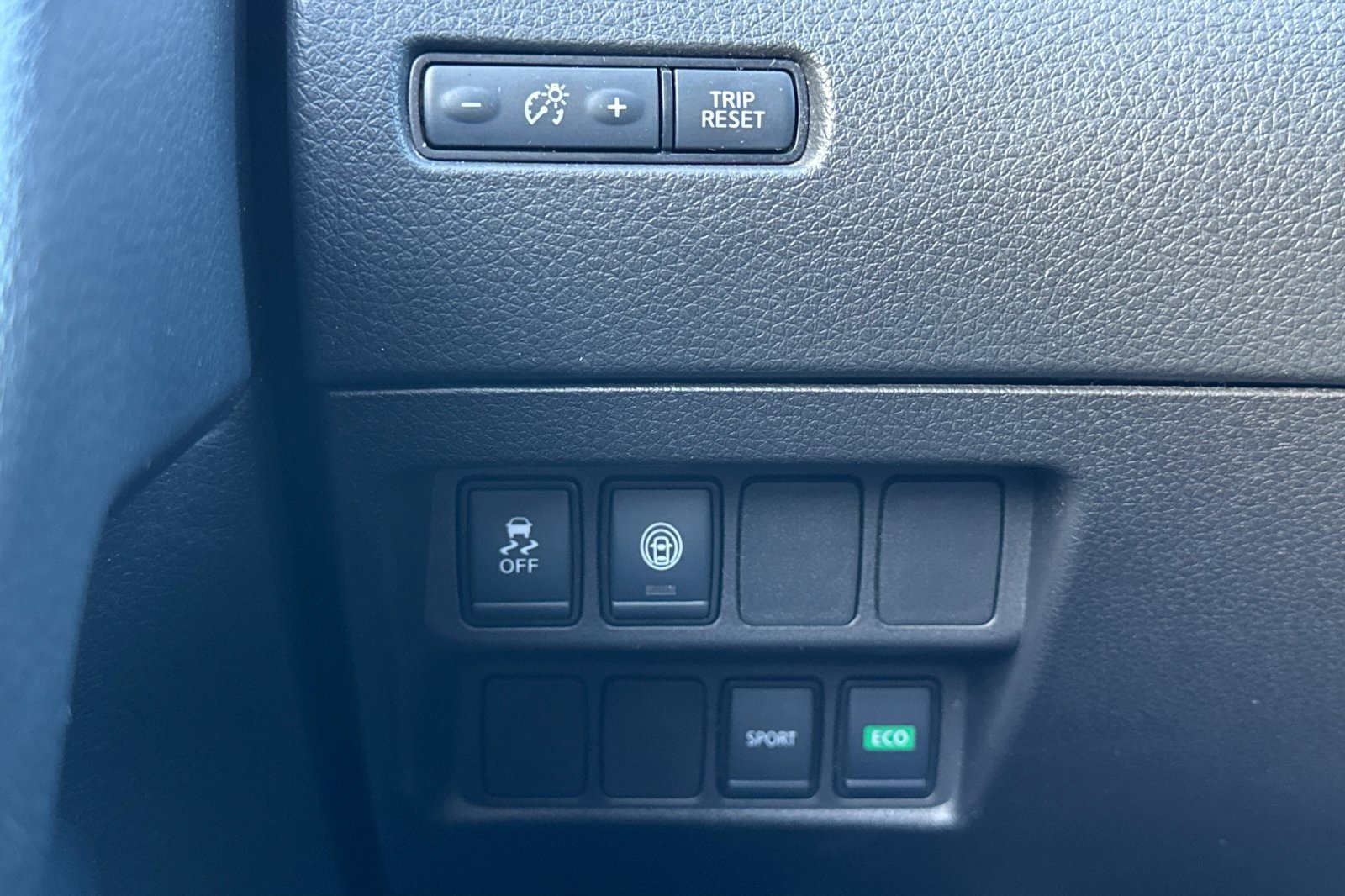 Used 2022 Nissan Rogue Sport S image 38