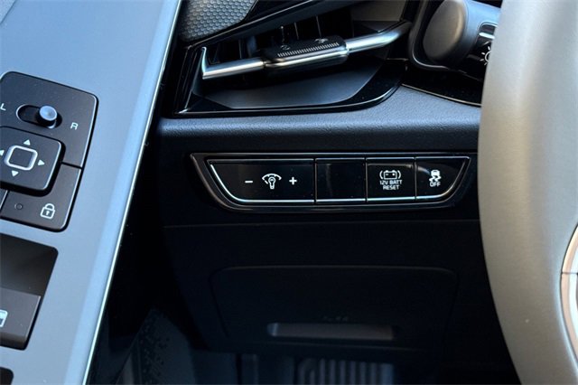 New 2025 Kia Niro EX image 33
