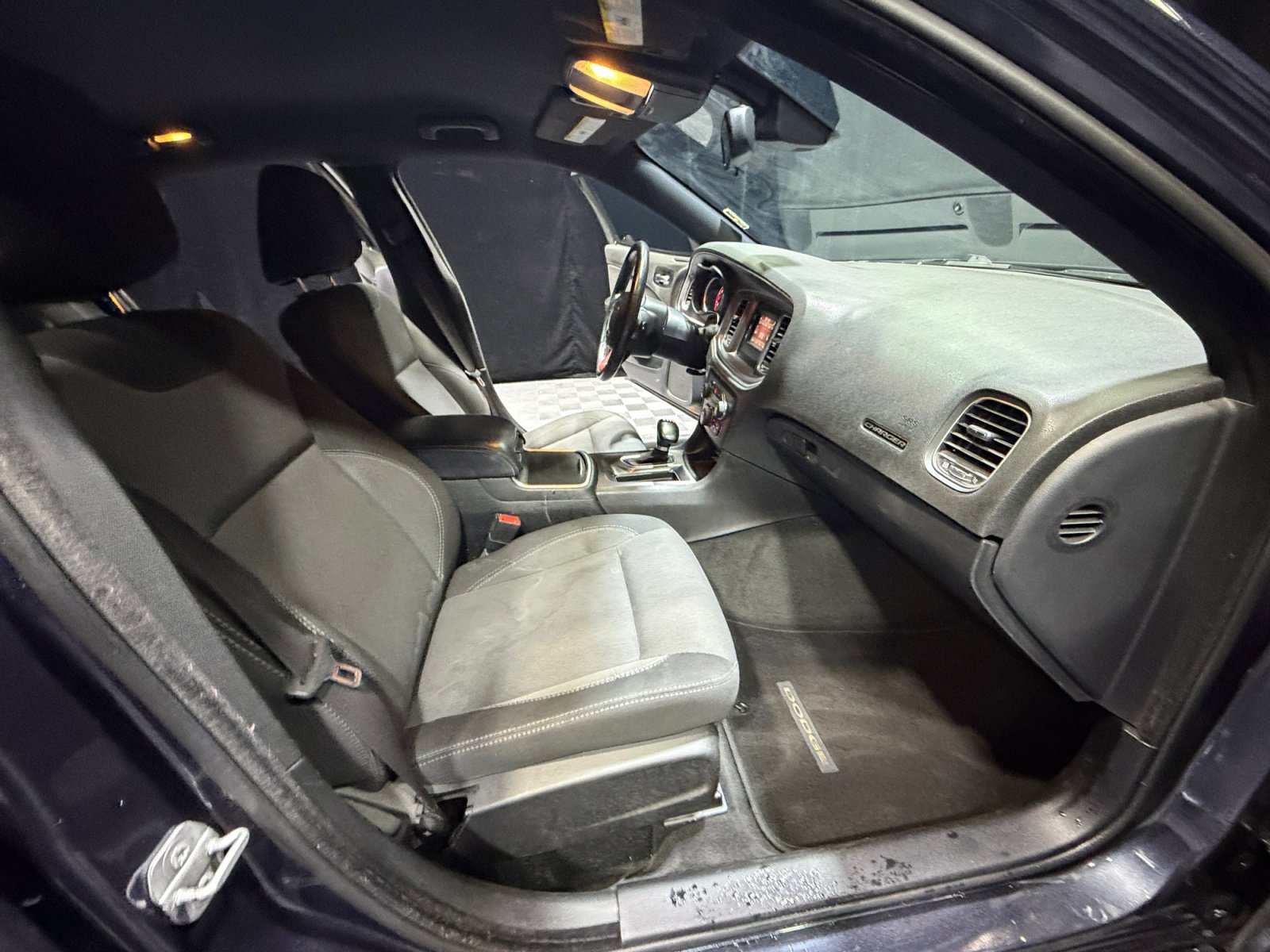 Used 2016 Dodge Charger SE image 19
