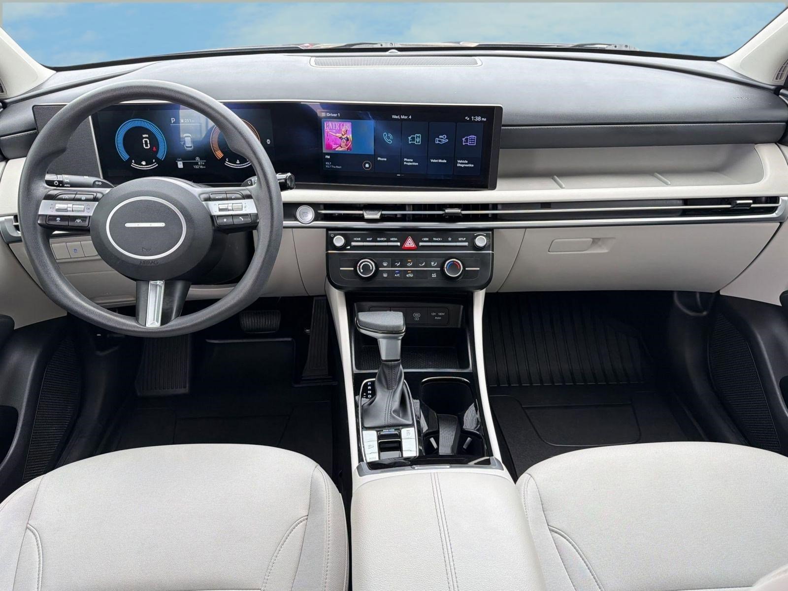 Used 2025 Hyundai Tucson SE image 15