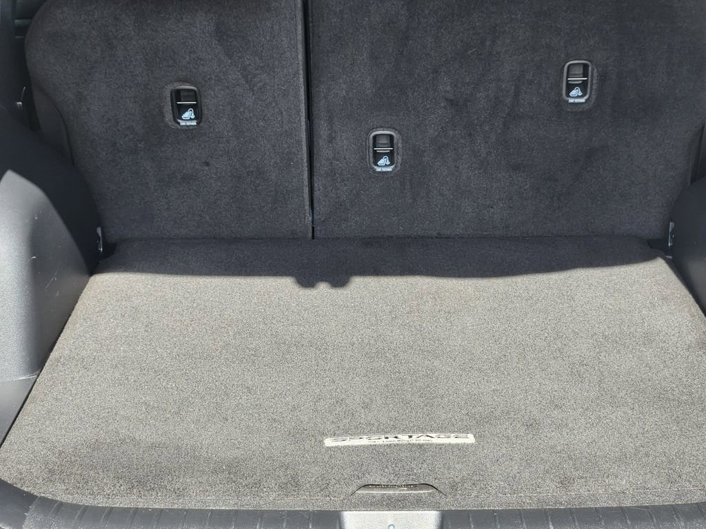 Used 2025 Kia Sportage EX image 11