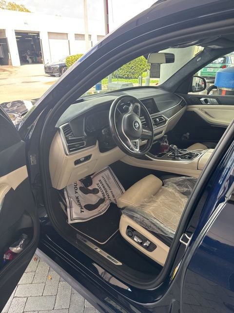 Used 2021 BMW X7 xDrive40i w/ M Sport Package image 1