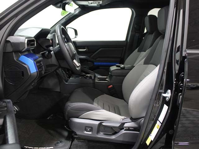 Certified 2025 Toyota Tacoma TRD Sport AWD/4WD image 10