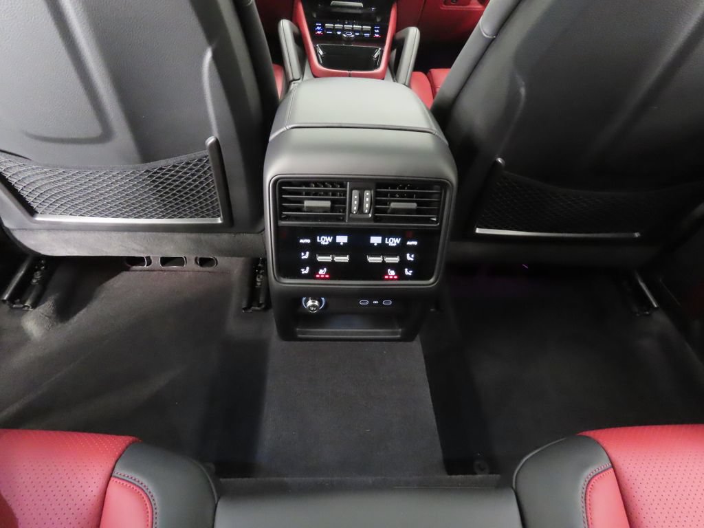 Certified 2026 Porsche Cayenne E-Hybrid Coupe AWD/4WD image 33