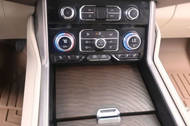 Used 2024 GMC Yukon XL Denali w/ Advanced Technology Package AWD/4WD image 12