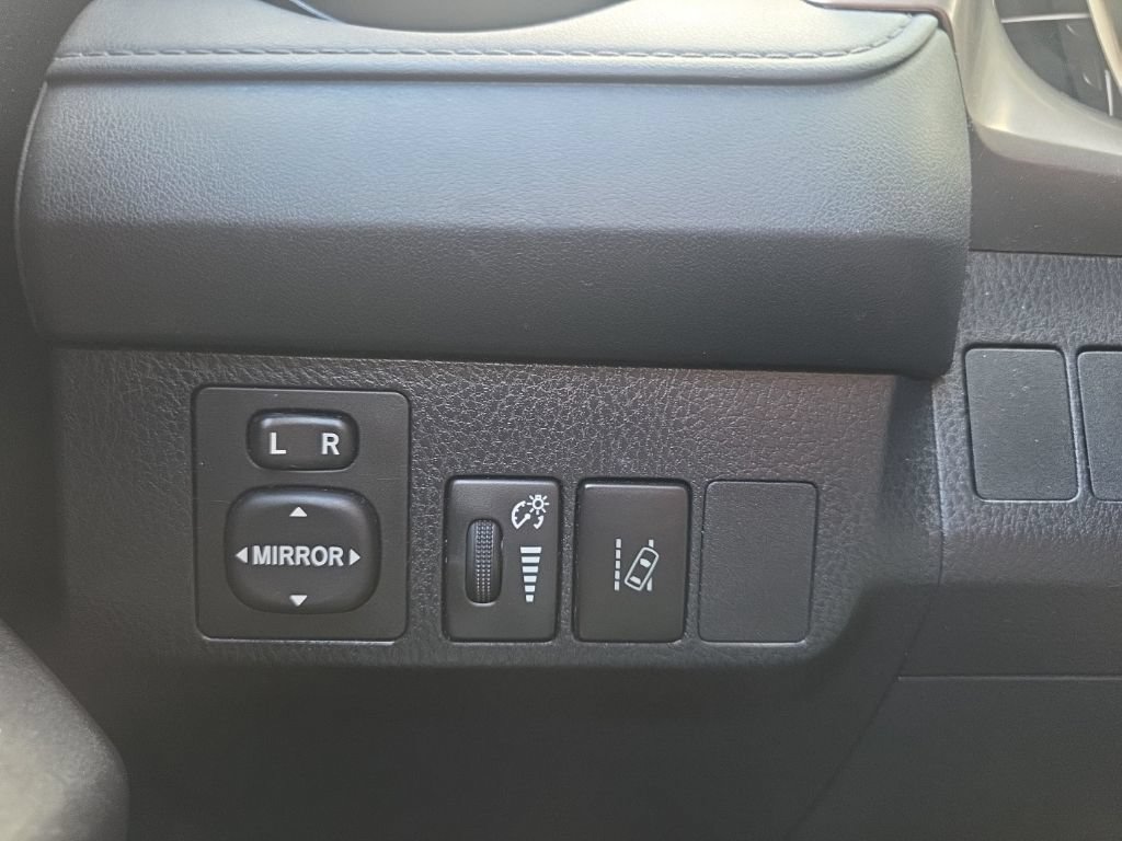 Used 2018 Toyota RAV4 LE w/ All Weather Liner Package FWD image 15