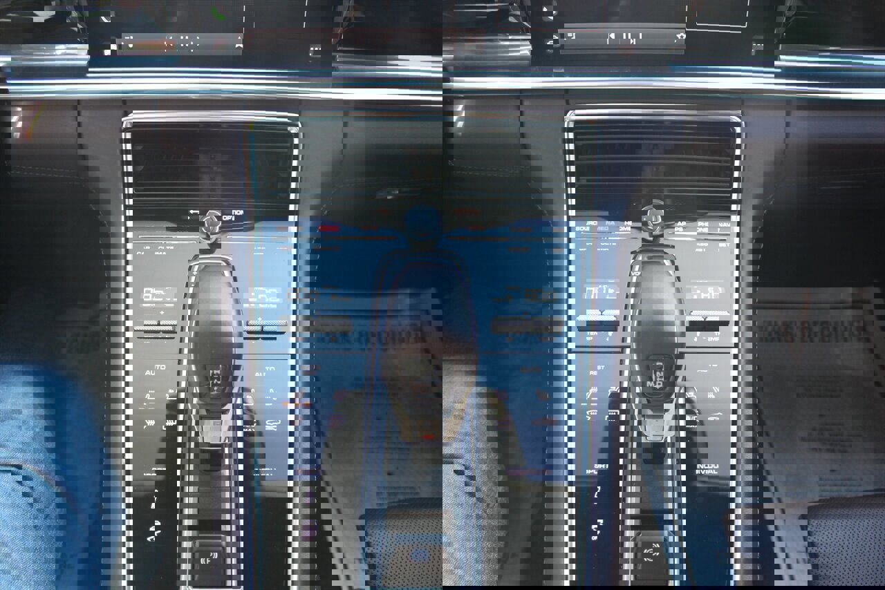 Used 2022 Porsche Panamera 4 image 8