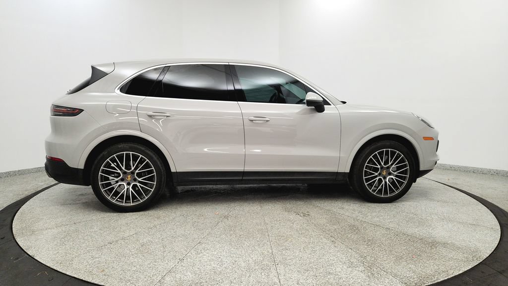 Used 2022 Porsche Cayenne Platinum Edition AWD/4WD image 6