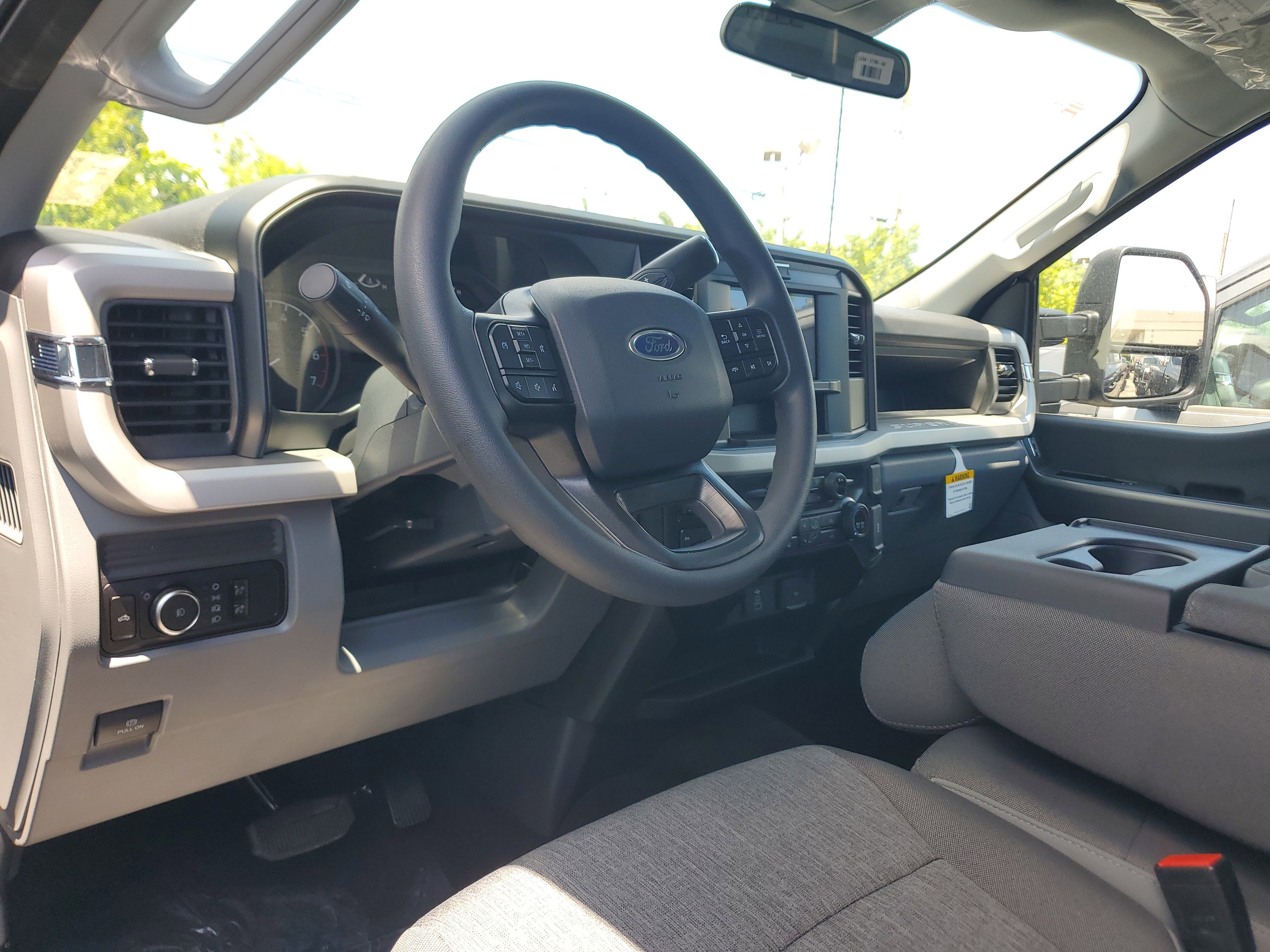 New 2026 Ford F250 XL w/ STX Appearance Package AWD/4WD image 9