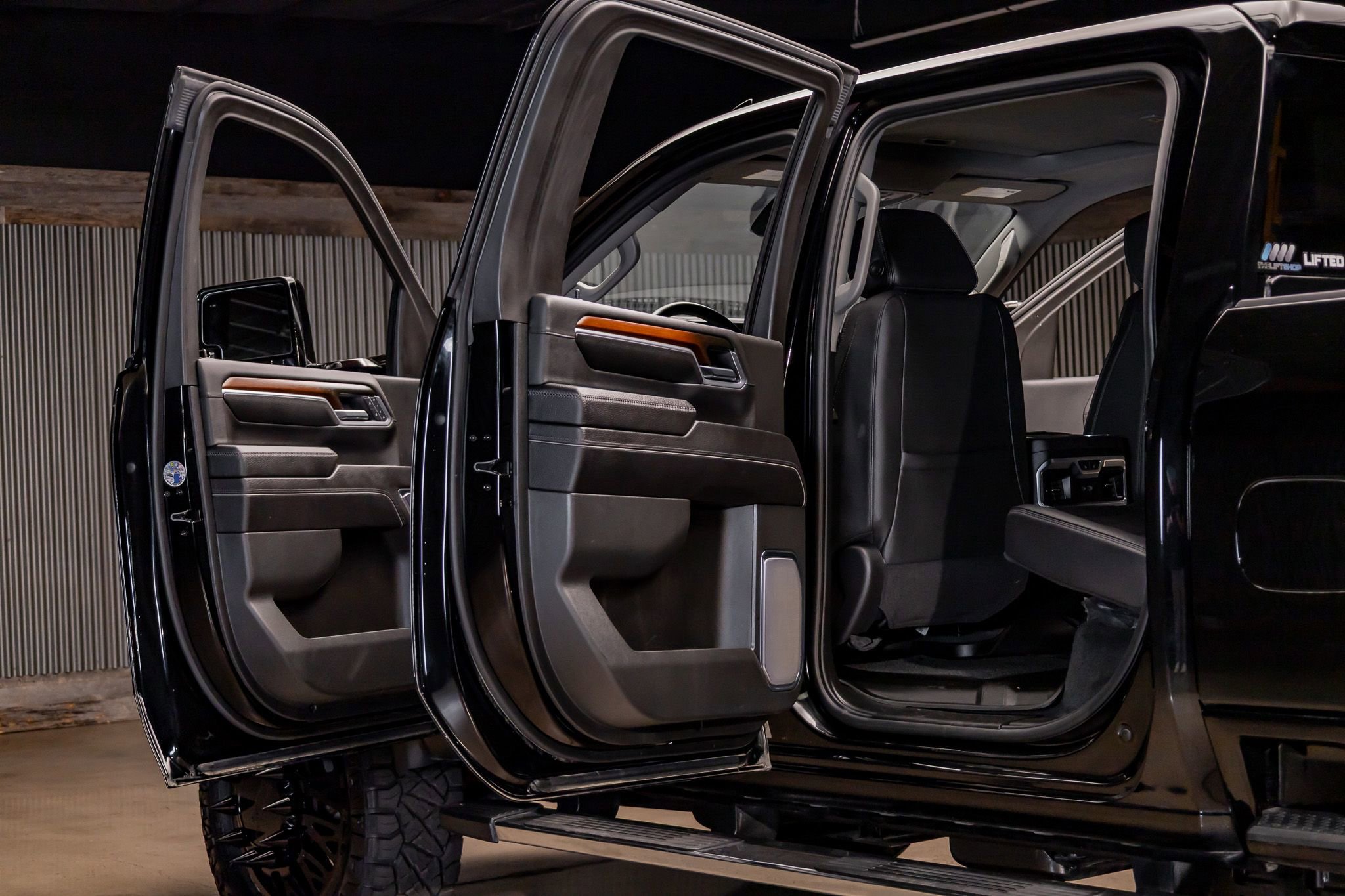 Used 2025 GMC Sierra 3500 Denali w/ Denali Reserve Package image 27