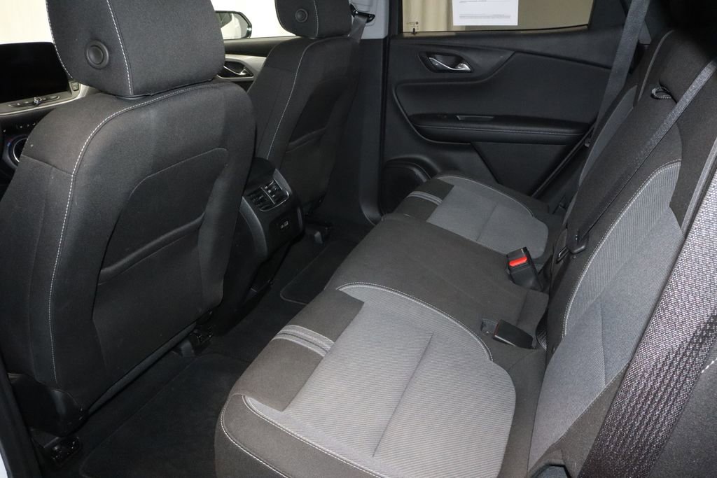 Used 2025 Chevrolet Blazer LT FWD image 20