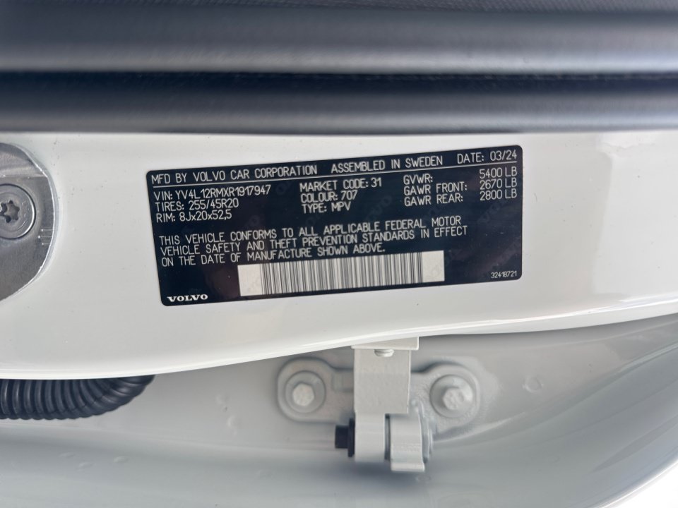 Certified 2024 Volvo XC60 B5 Ultimate AWD/4WD image 35